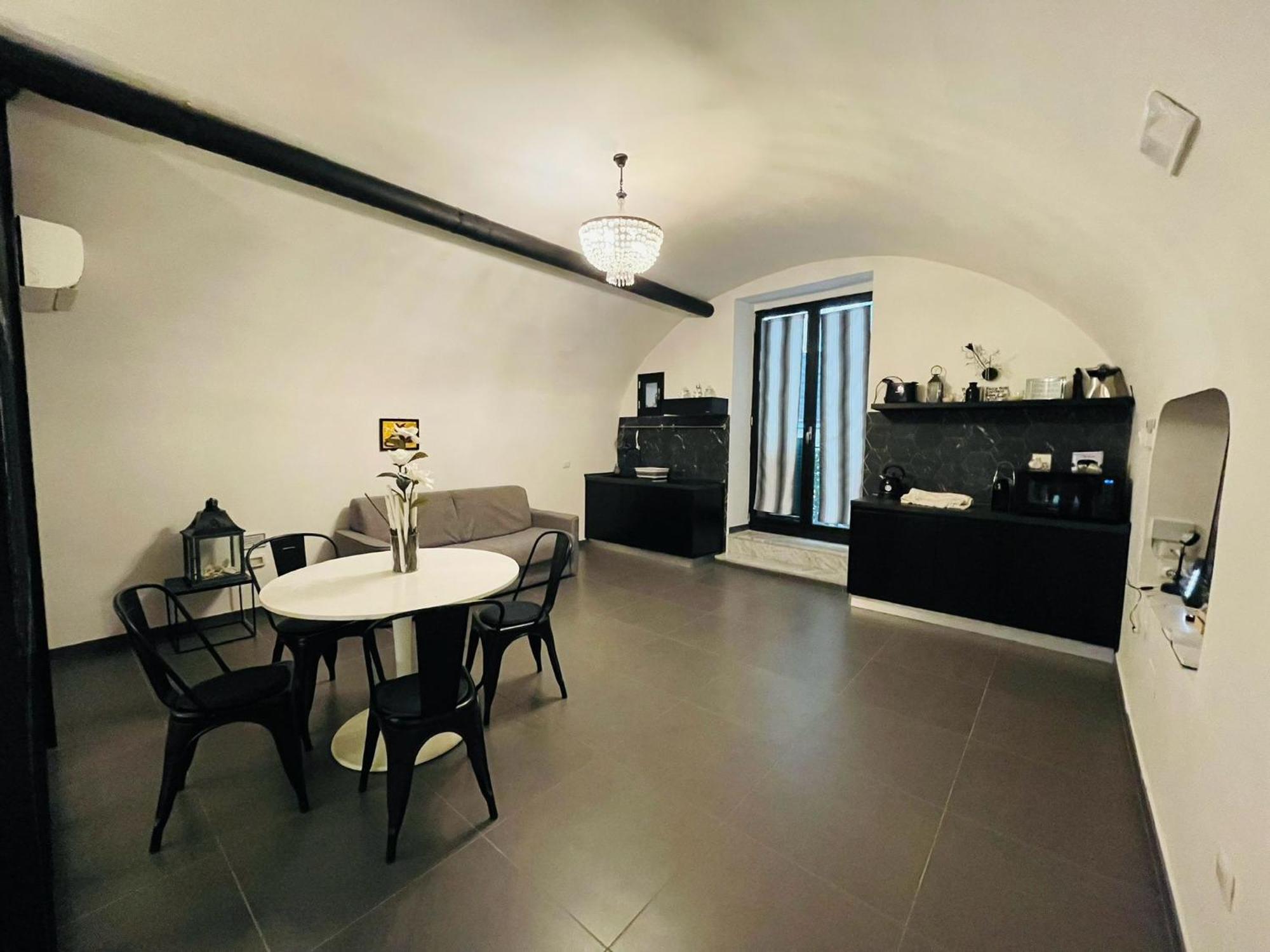 House Vetriera *